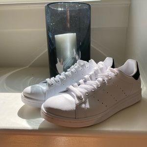Unworn Navy ADIDAS Stan Smith Sneaker - US W Size 7